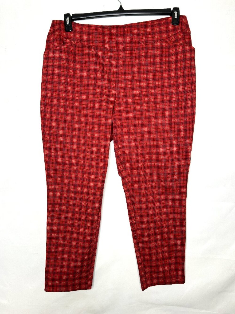 Croft And Barrow Women's Pants sz plus 18W Red Plaid Pull on Effortless Stretch